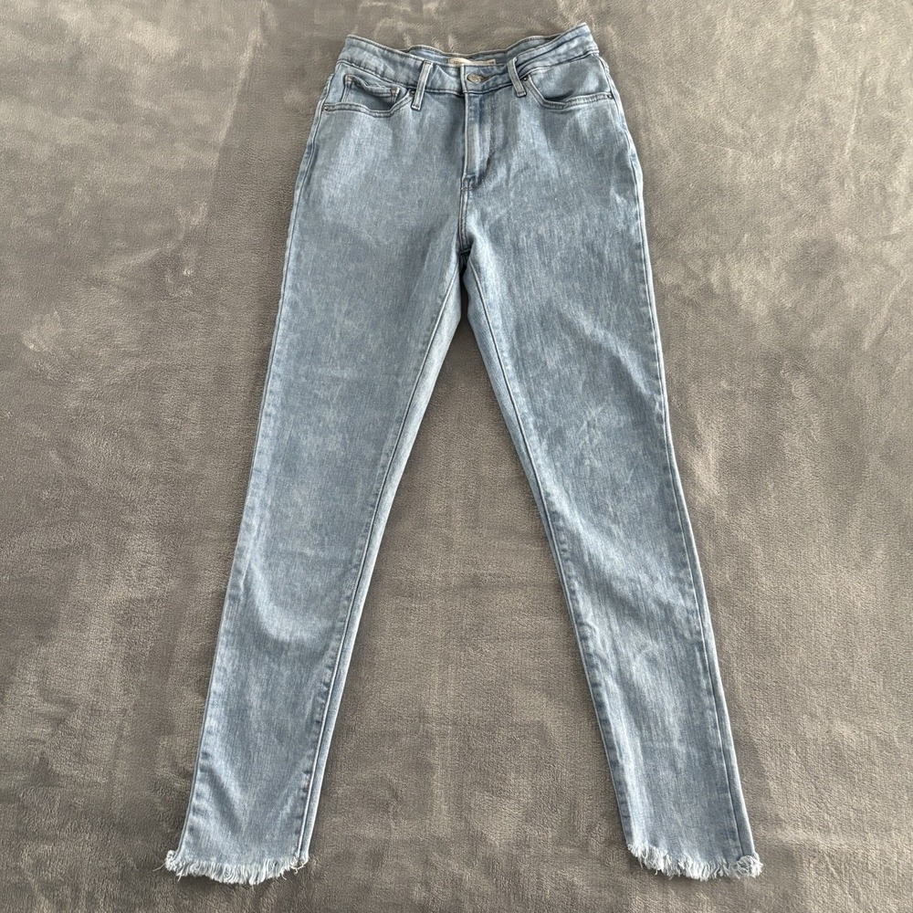 Levi's High Rise Pale Blue Denim Jeans with Red Tab - Picture 2 of 15